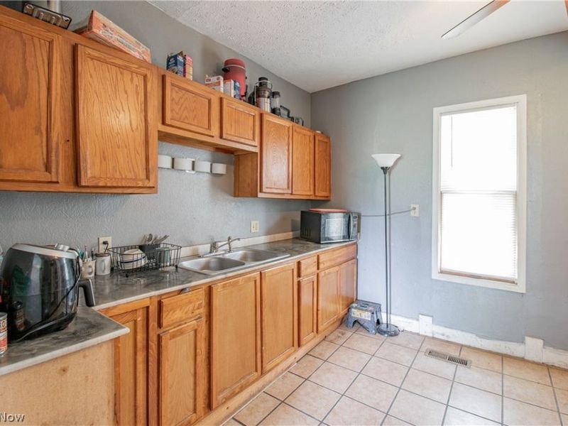 126 14th Street NW, Barberton, OH 44203 Photo 9