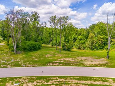 1583 Victoria Woods Drive, Victoria Woods, IN 47601