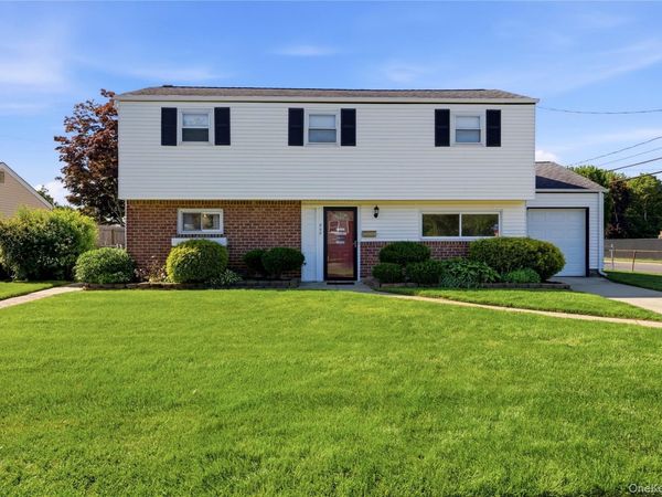 802 Nebraska Avenue , Bay Shore, NY 11706