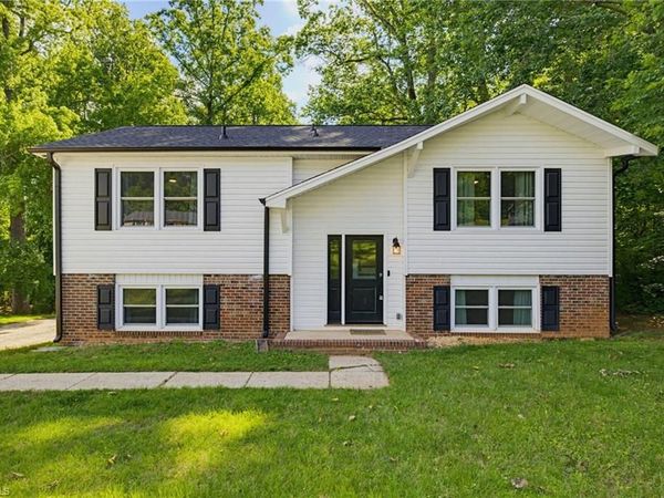 821 Prince Edward Road , Kernersville, NC 27284