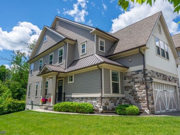 11 Albie Dr, Mountain Lakes, NJ 07046