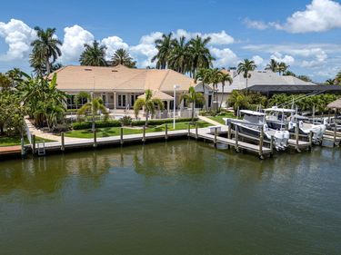 1523 Hermitage LN, CAPE CORAL, FL 33914
