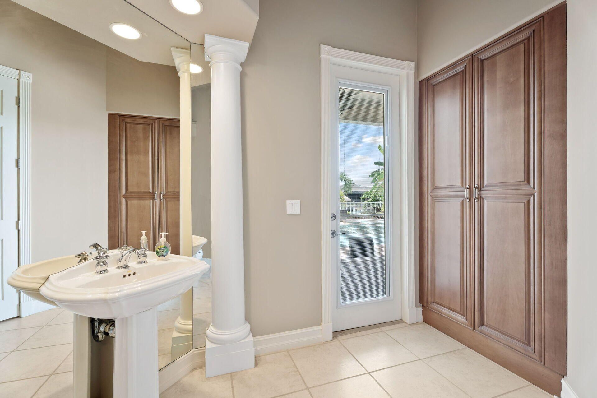 1523 Hermitage Ln, Cape Coral, FL 33914 Photo