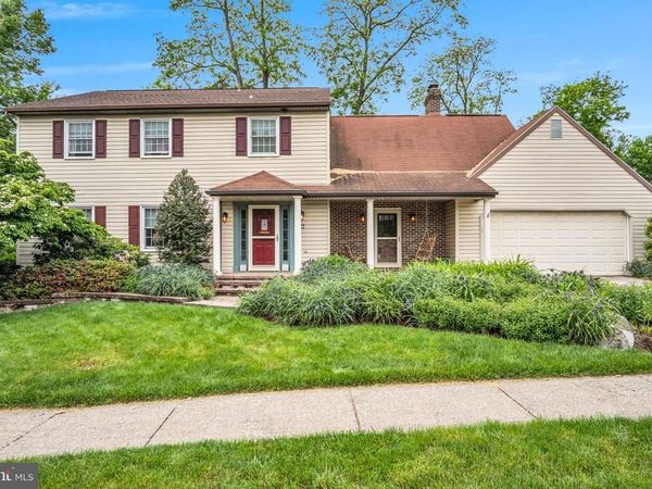 413 HOPI DRIVE, MECHANICSBURG, PA 17050