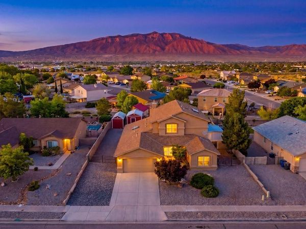 7106 Raleigh Hills Drive NE, Rio Rancho, NM 87144