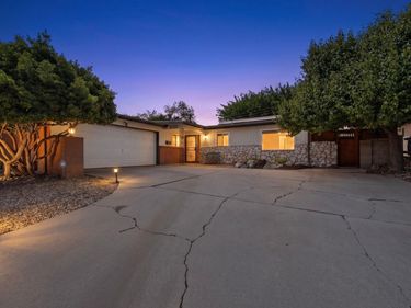 10409 Theresa Place NE, Albuquerque, NM 87111