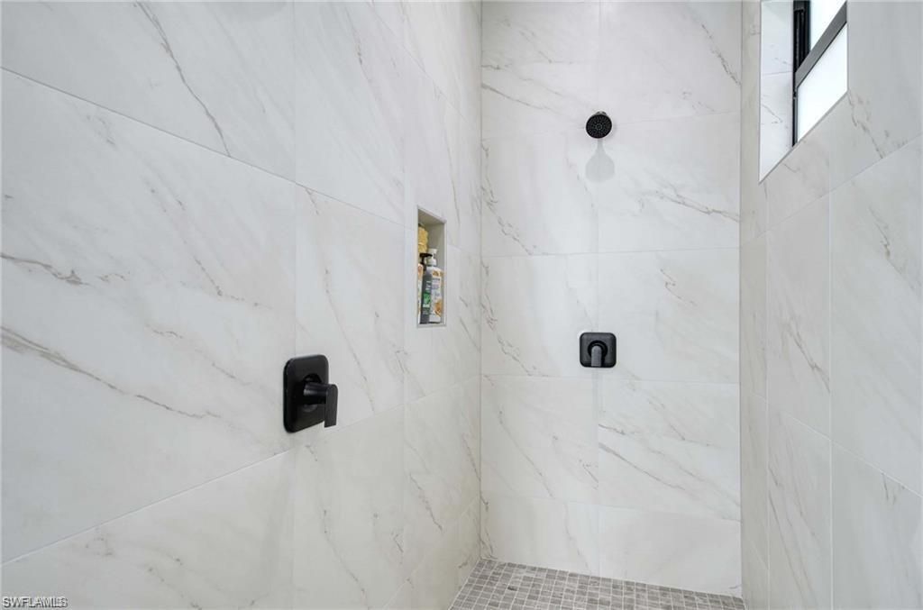 219 33rd Ave Nw, Naples, FL 34120 Photo