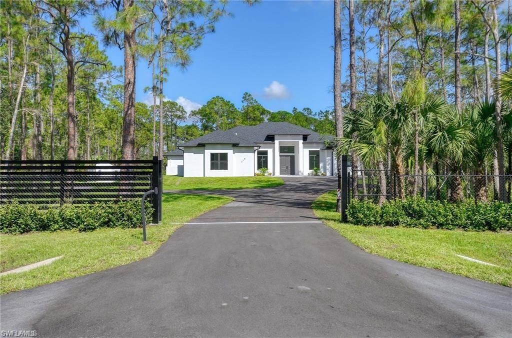 219 33rd Ave Nw, Naples, FL 34120 Photo