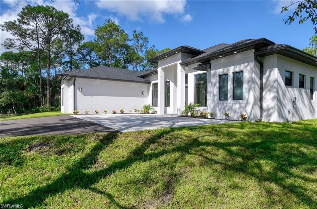 219 33rd Ave Nw, Naples, FL 34120 Photo