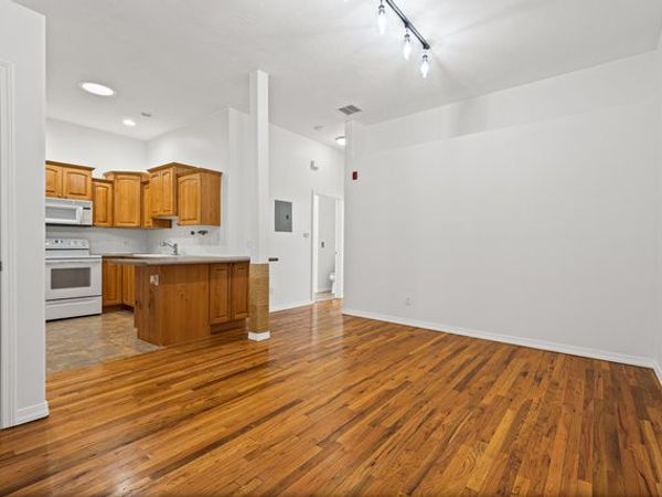 70 N MAIN ST , Unit 213, Bountiful, UT 84010