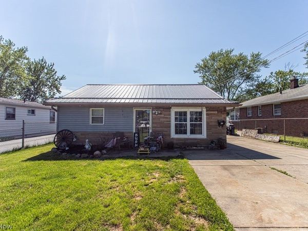 612 High Avenue , Niles, OH 44446