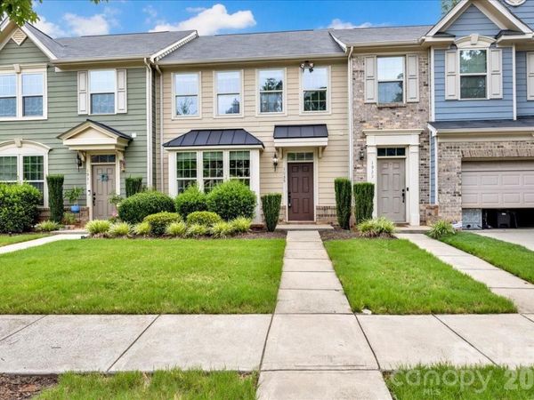 1935 Fleetwood Drive, Charlotte, NC 28208