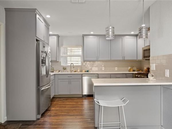 1801 Maple Ave , Austin, TX 78702