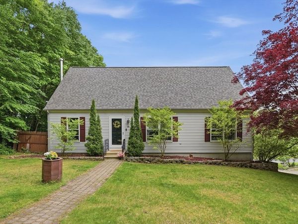 23 Oakmont Street, Webster, MA 01570