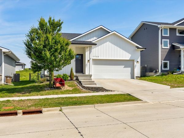 1725 Ashwood Avenue, Norwalk, IA 50211