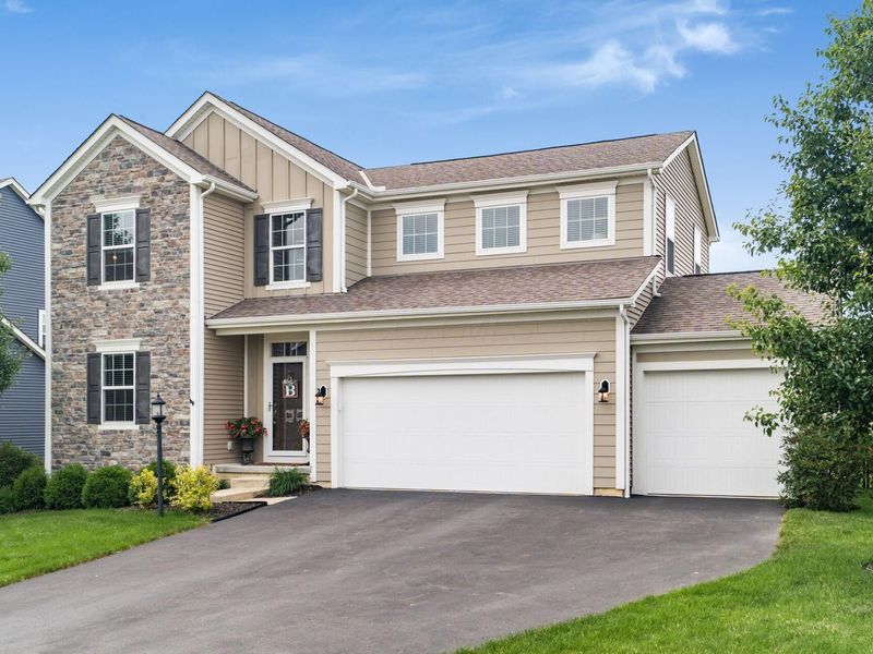 627 Ludham Trail , Pickerington, OH 43147 Photo 2