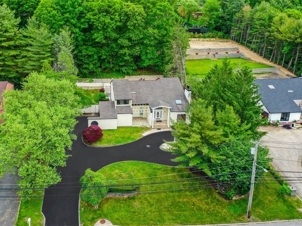 126 Bagatelle Road , Melville, NY 11747