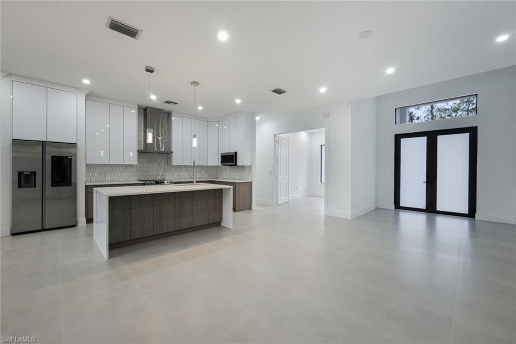 2806 Golden Gate Blvd W, Naples, FL 34120 Photo