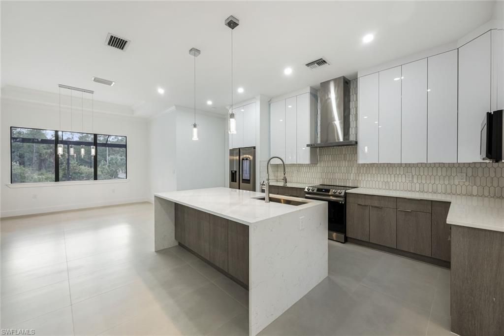 2806 Golden Gate Blvd W, Naples, FL 34120 Photo