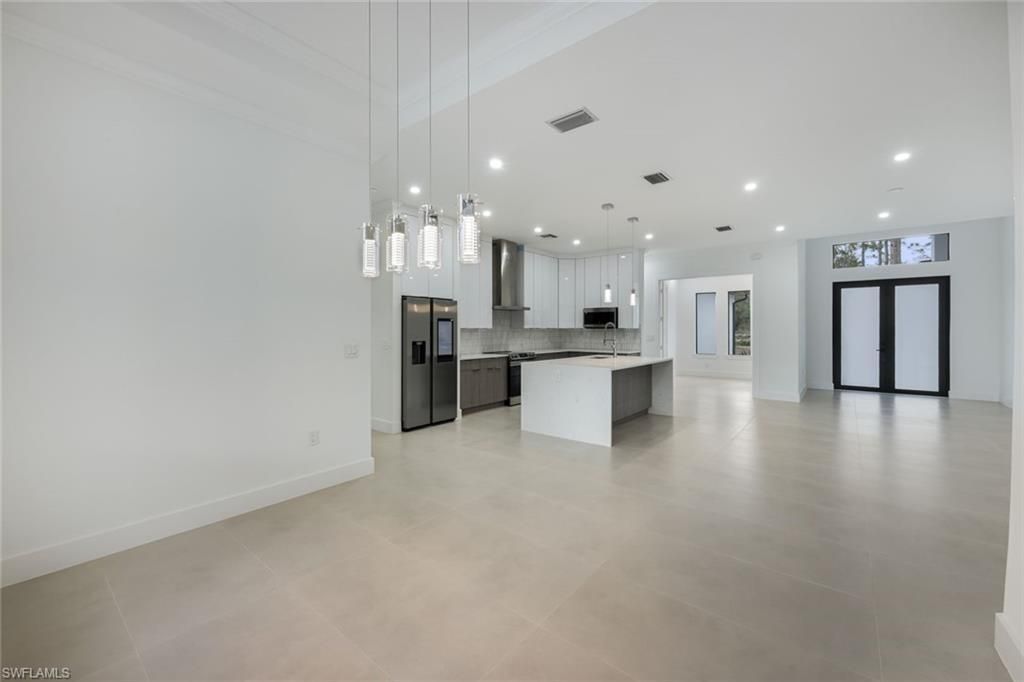 2806 Golden Gate Blvd W, Naples, FL 34120 Photo