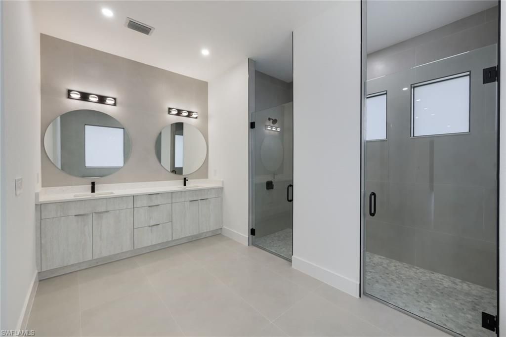 2806 Golden Gate Blvd W, Naples, FL 34120 Photo