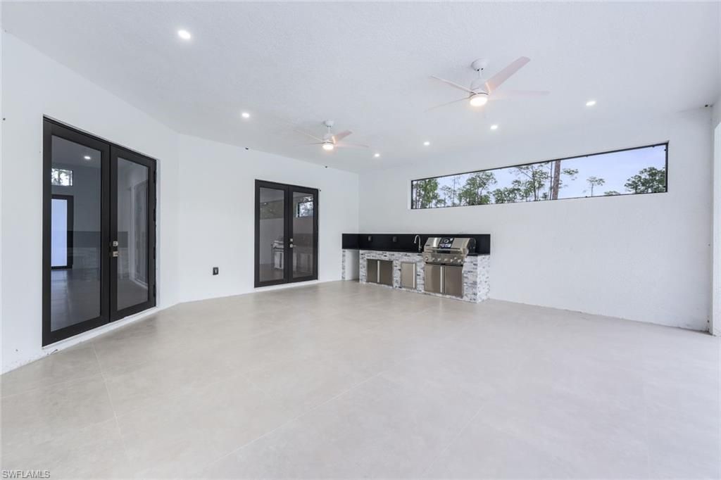2806 Golden Gate Blvd W, Naples, FL 34120 Photo