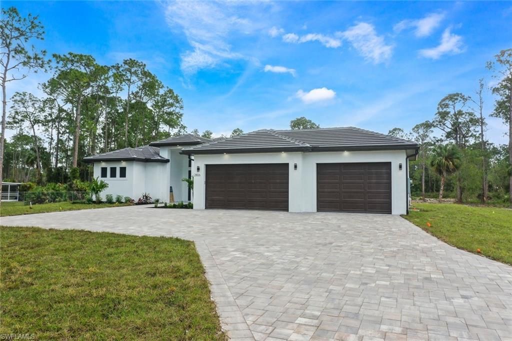 2806 Golden Gate Blvd W, Naples, FL 34120 Photo
