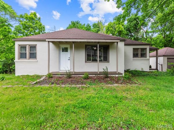 9915 North Road , Fairview Heights, IL 62208