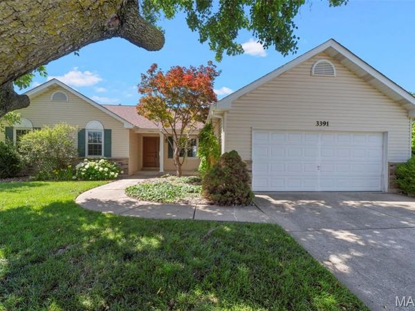 3391 Carriage Crossing , St Charles, MO 63301