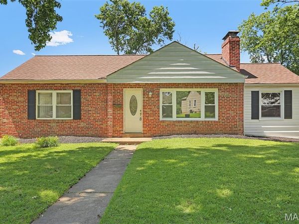 7025 Greenholly dr. , Affton, MO 63123