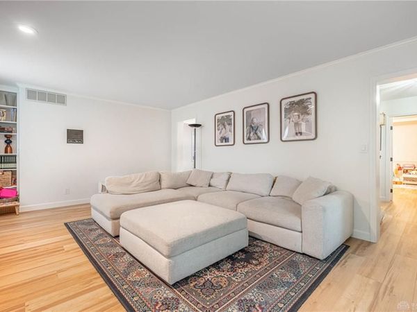 1004 Quail Run Drive, Washington TWP, OH 45458