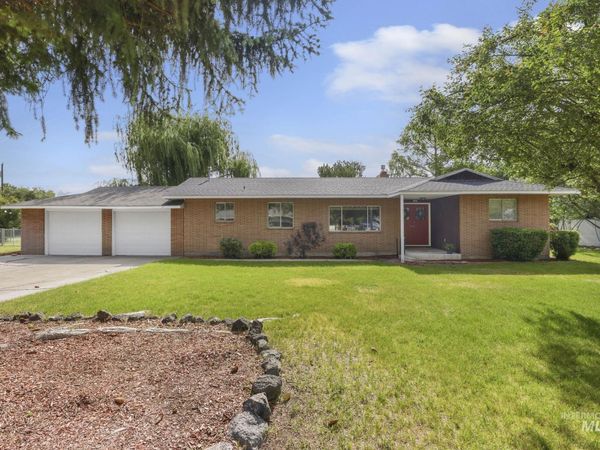 806 Illinois St, Gooding, ID 83330
