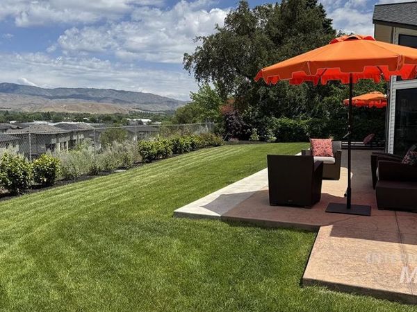 4242 N Mountain View Dr, Boise, ID 83704