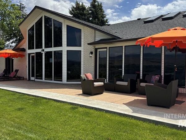 4242 N Mountain View Dr, Boise, ID 83704