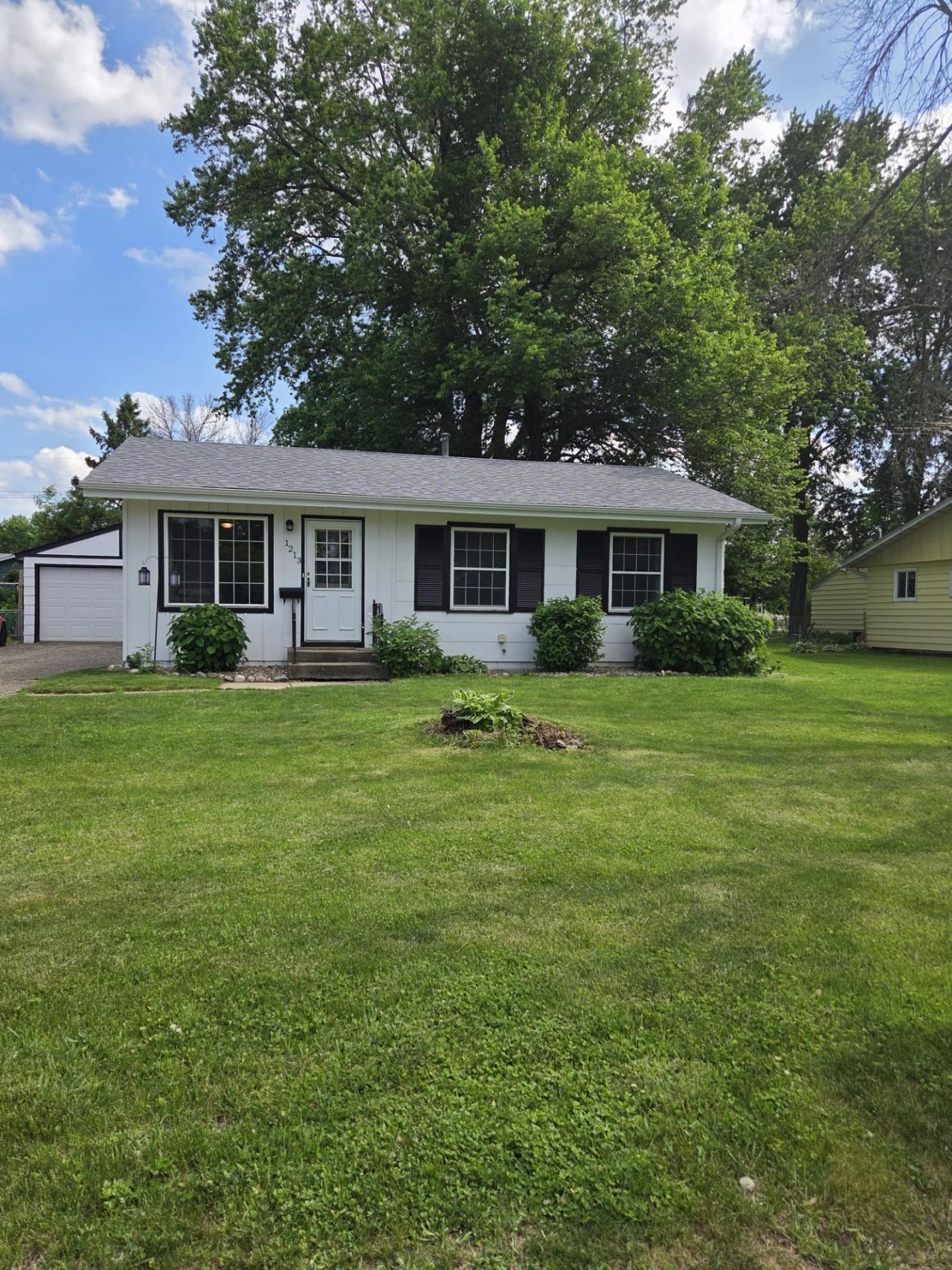 1213 Home Place , Faribault, MN 55021