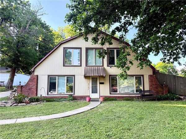 3127 Gene Field Road, St Joseph, MO 64506