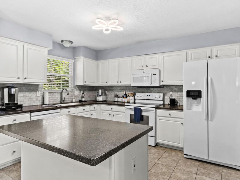 452 Medwin Place, Columbus, OH 43230 Photo 13