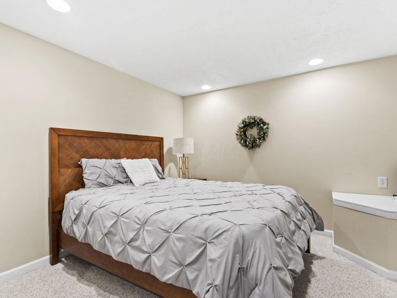 452 Medwin Place, Columbus, OH 43230 Photo 32
