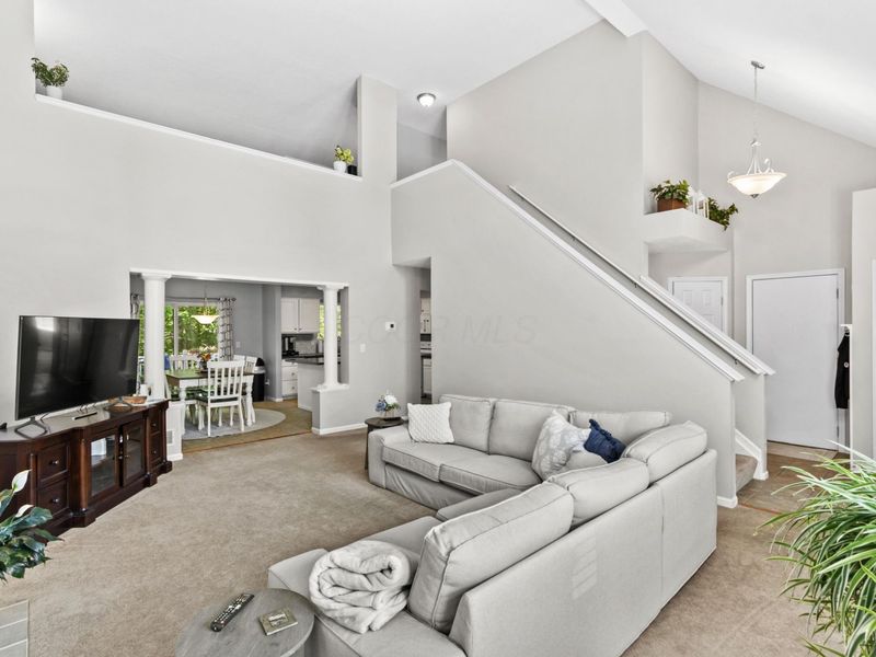 452 Medwin Place, Columbus, OH 43230 Photo 5