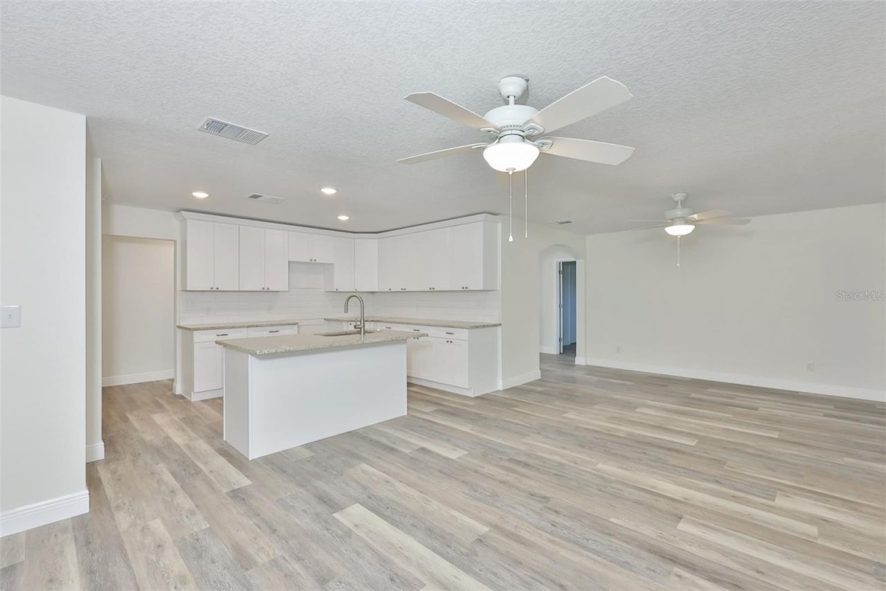 8410 Lava Place , Tampa, FL 33615 Photo