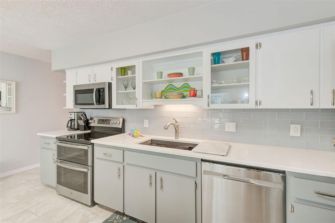 2229 Americus Boulevard W, Unit 25, Clearwater, FL 33763 Photo