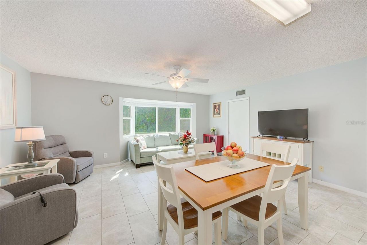 2229 Americus Boulevard W, Unit 25, Clearwater, FL 33763 Photo
