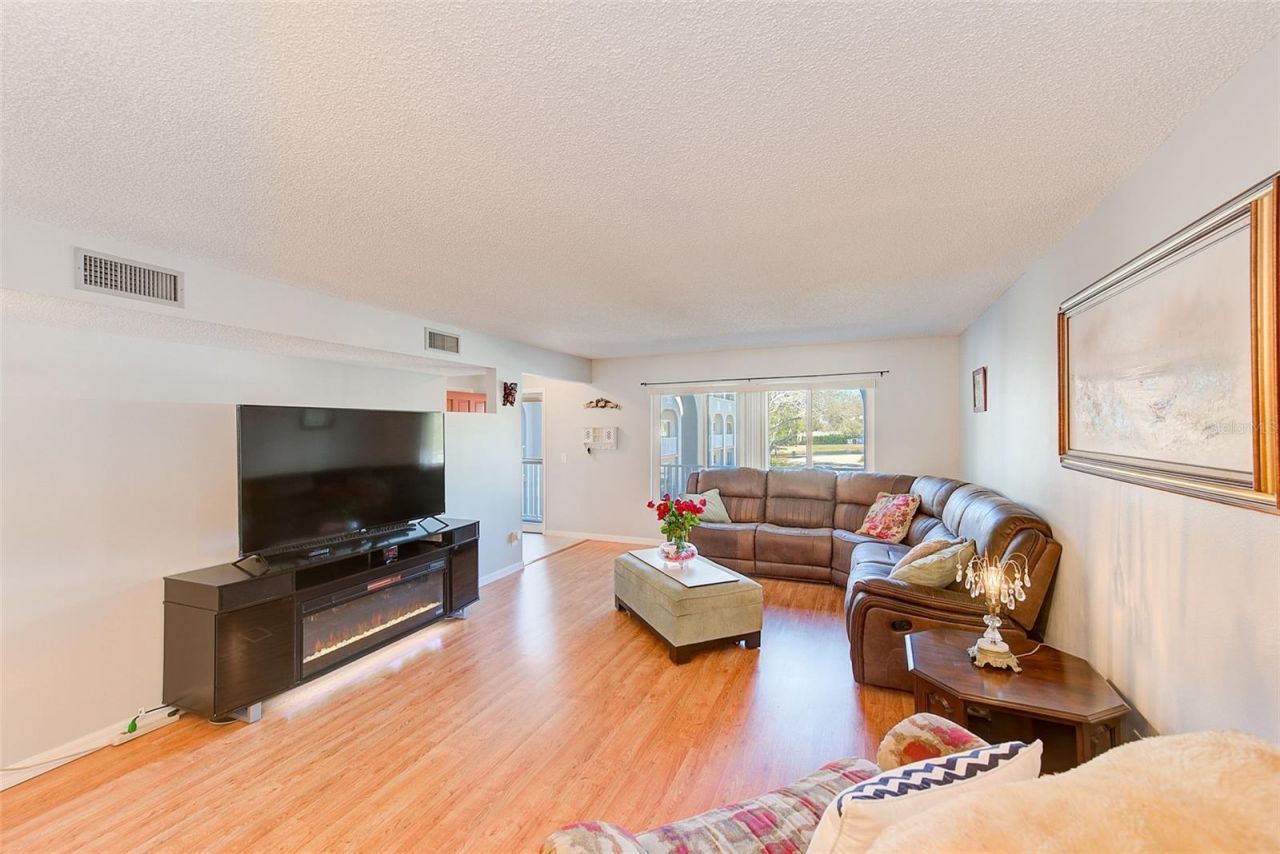 2229 Americus Boulevard W, Unit 25, Clearwater, FL 33763 Photo