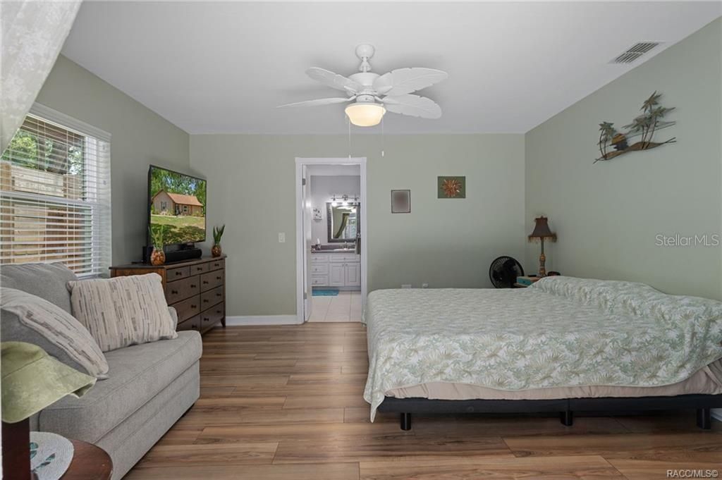 807 W National Street , Hernando, FL 34442 Photo