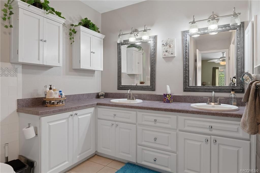 807 W National Street , Hernando, FL 34442 Photo