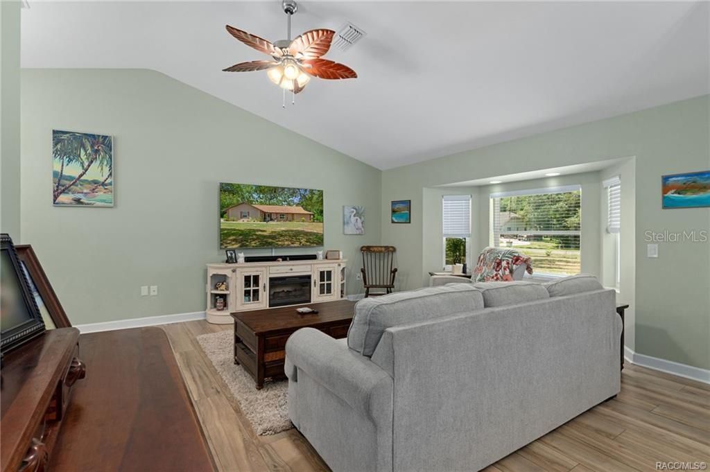 807 W National Street , Hernando, FL 34442 Photo