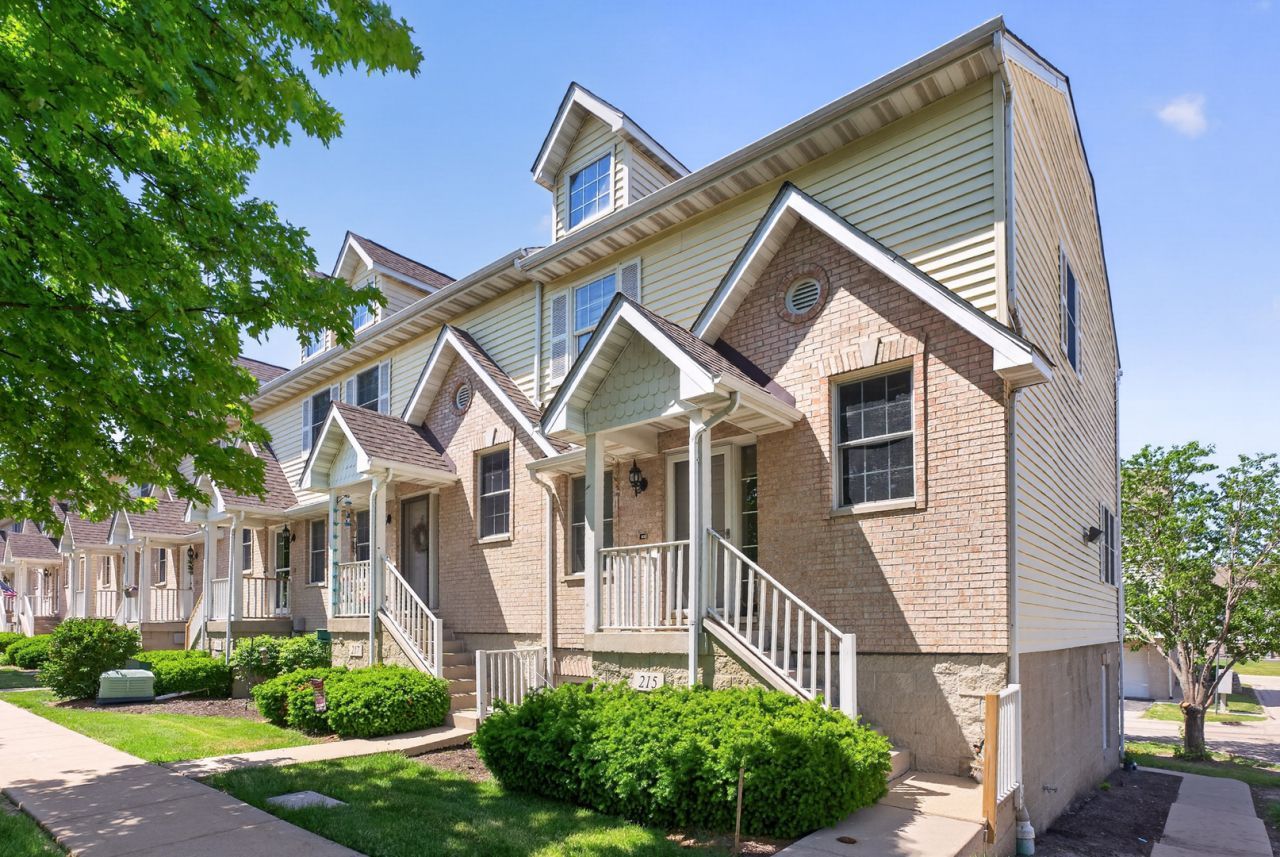 215 W Cortland Center Road , Unit -, Cortland, IL 60112 Main Photo