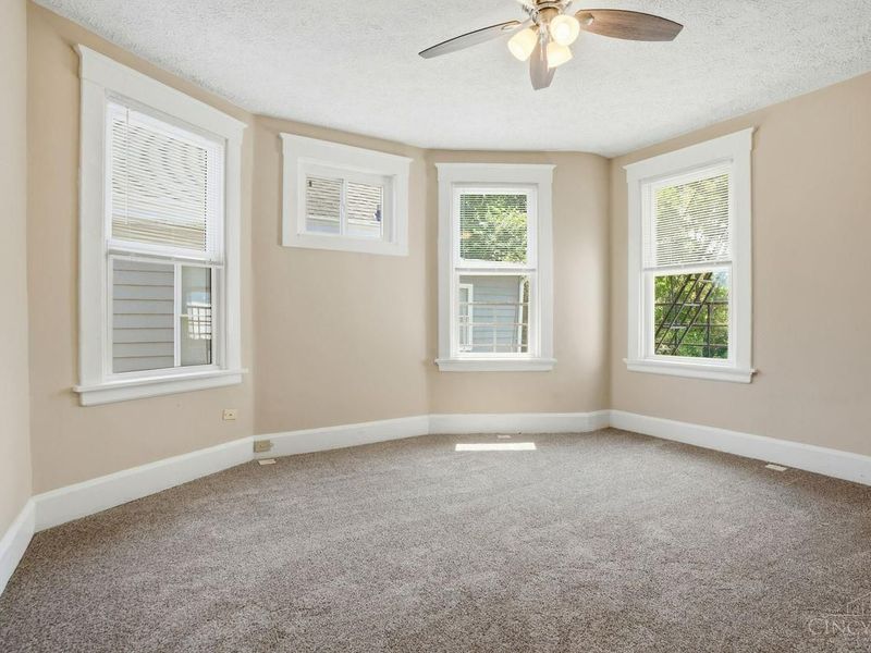 2429 Robertson Avenue, Cincinnati, OH 45212 Photo 8