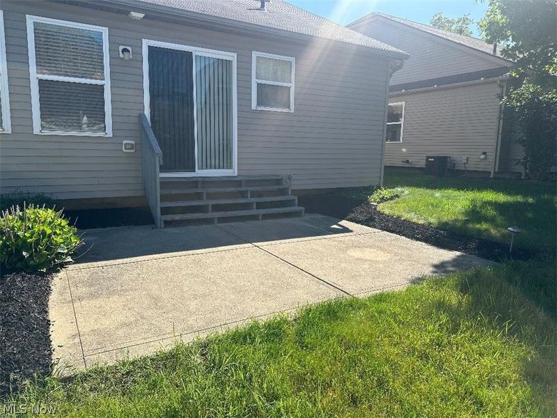 510 Lanmark Cove , Painesville, OH 44077 Photo 4