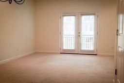 926 Price Ln. photo 4